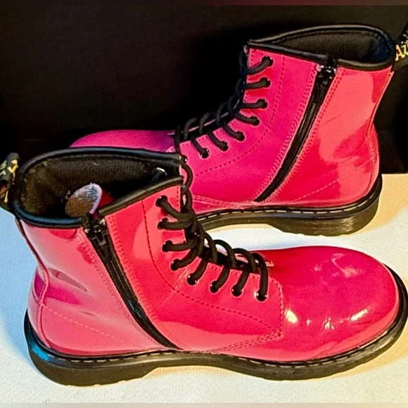 Dr. Martens Hot Pink Patent Leather 8 Hole Boot with Zipper Sz W7/M6 - Picture 2 of 6